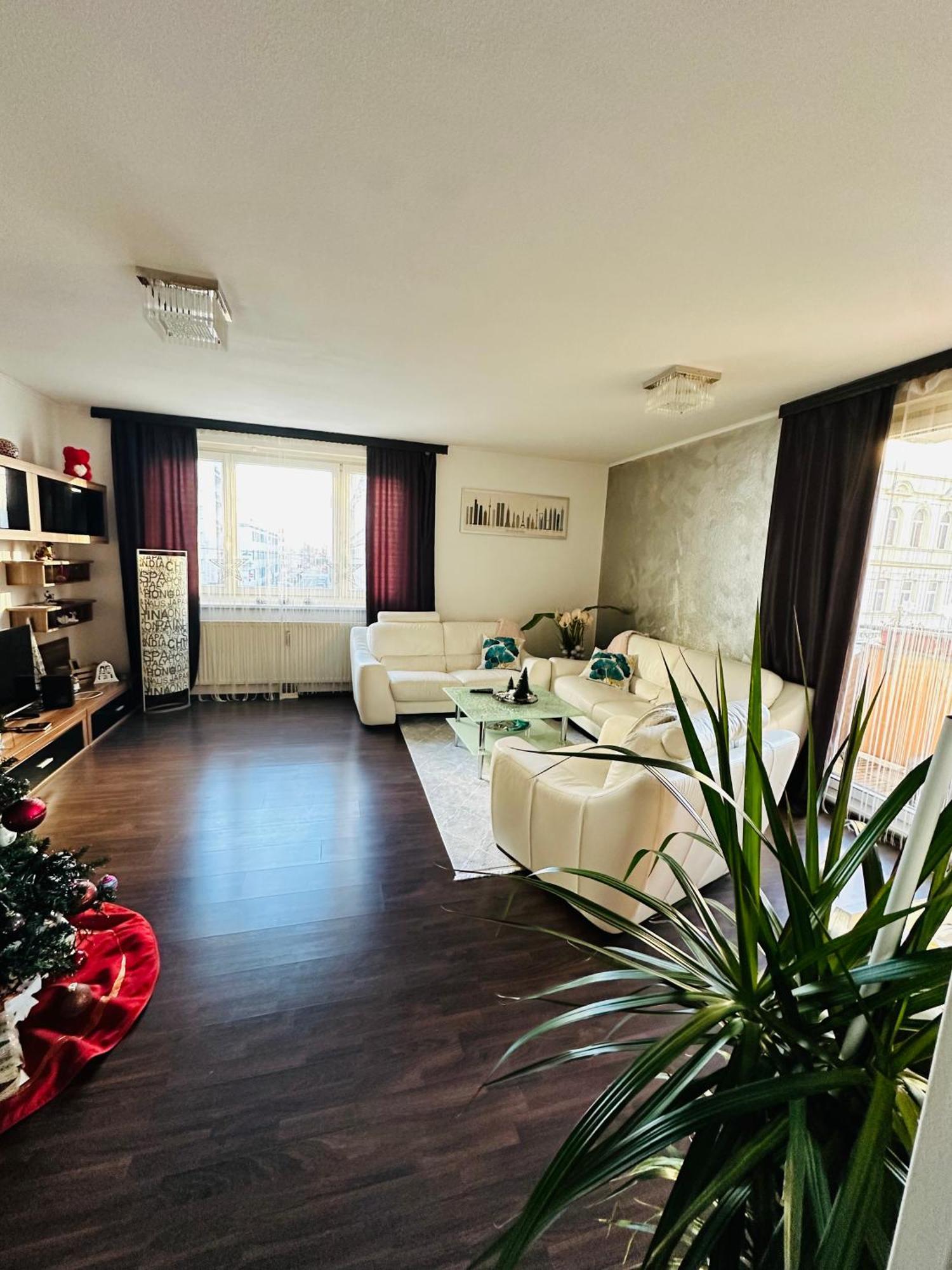 Family - Room Виена Екстериор снимка